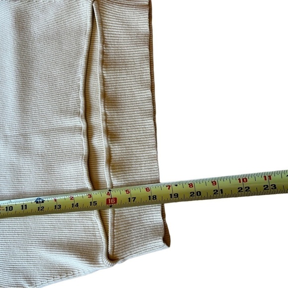 𝅺aritzia Bundle of 3 Crop Tops EUC - Picture 5 of 15